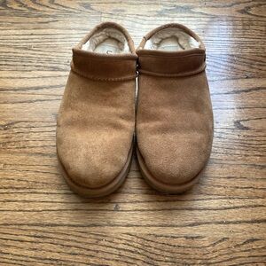 Ugg Classic Slipper size 8